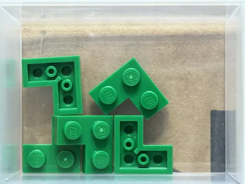 LEGO Parts - Green Plate 2 x 2 Corner - No 2420 - QTY 5