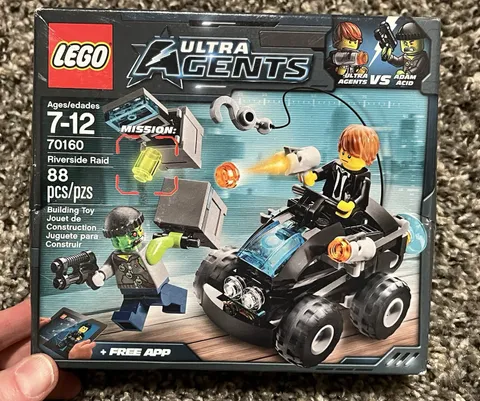 LEGO Ultra Agents: Riverside Raid (70160)