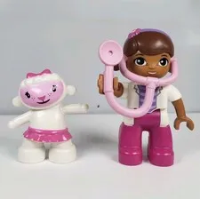 Lego Duplo Disney Jr Figure Doc McStuffins & Lambie