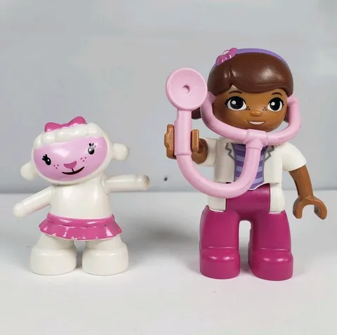 Lego Duplo Disney Jr Figure Doc McStuffins & Lambie