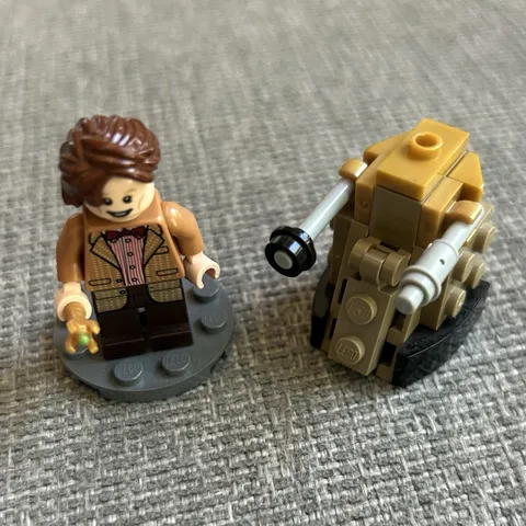 Lego Doctor Who & Dalek - Eleventh Doctor IDEA020 minifigures