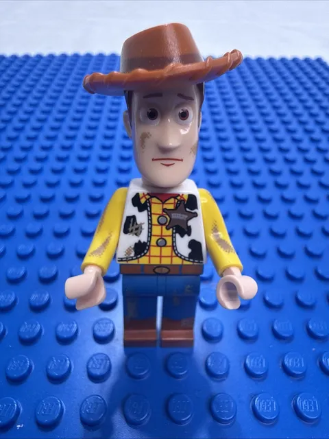 LEGO Woody Minifigure Dirt Stains Disney Toy Story 7596 Rare