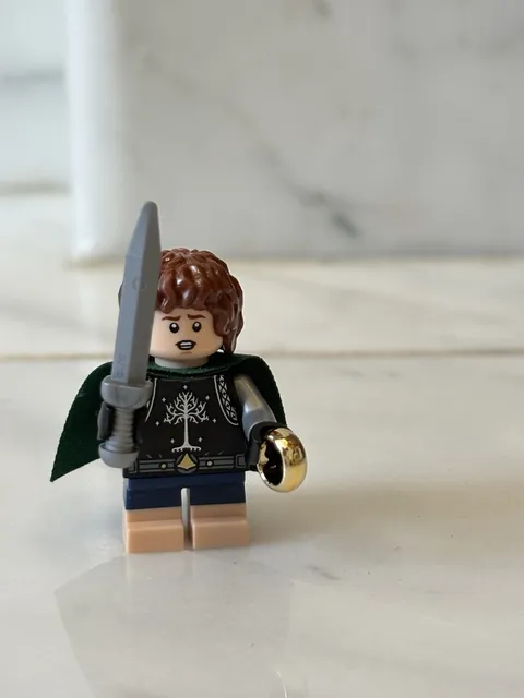 LEGO The Lord of the Rings Frodo Baggins Minifigure w/ Cape Sword & Ring