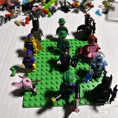 LEGO Minifigure LOT 12/ 1/2 Batman LEGO. Random figures From Dif Sets. VIEW Pics