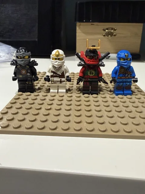 LEGO NINJAGO Ninja Minifigure Lot of 4 Cole Zane Nya and Jay