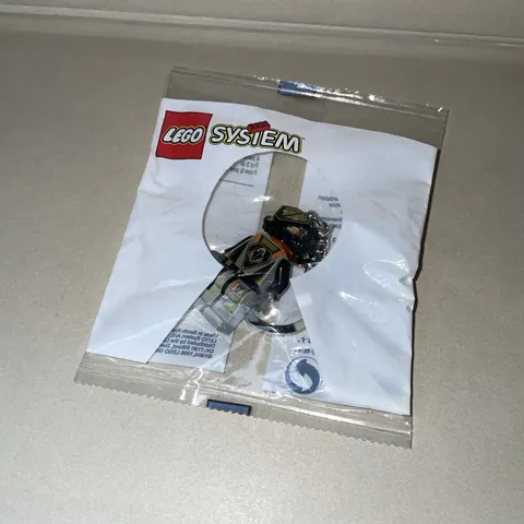 New Lego System UFO Alien Minifigure Keychain