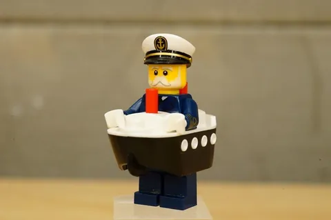 Lego Minifigure 71034 Series 23 Ferry Boat Captain col407 Steamer Ship Captain