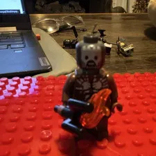LEGO Plastic Minifigure Uruk-hai bomber helms deep set
