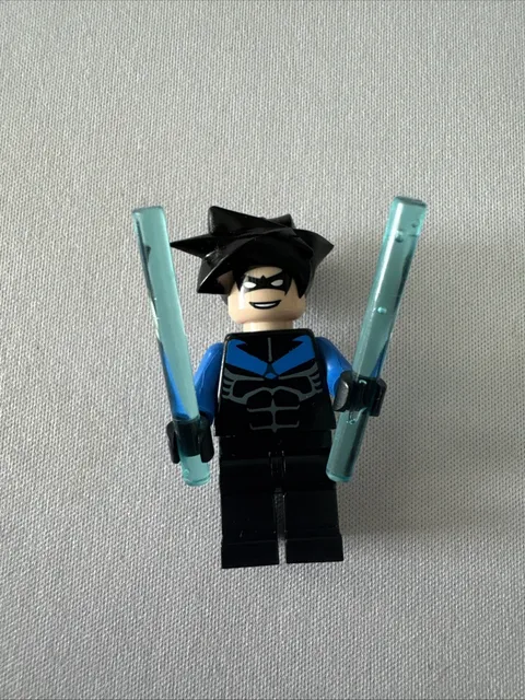 LEGO Nightwing Minifigure (BAT015) From Set 7785 Arkham Asylum
