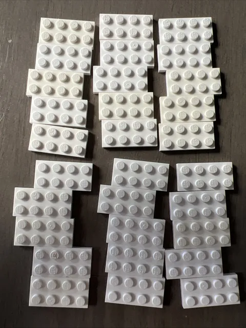 LEGO 3020 White 2x4 Plate - 30 Pieces