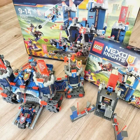 LEGO Nexo Knights Set 70317 The Fortrex 70324 Merlok's Library 2.0 2016 Missing