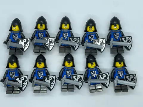 10 X LEGO Black Falcon Soldier Castle Minifigures Figs Shield Sword Nose B7