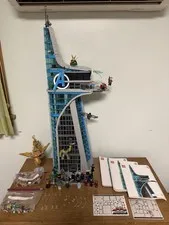 LEGO AVENGERS TOWER 76269 COMPLETE W/ MANUALS AND EXTRA PIECES GREAT CONDITION