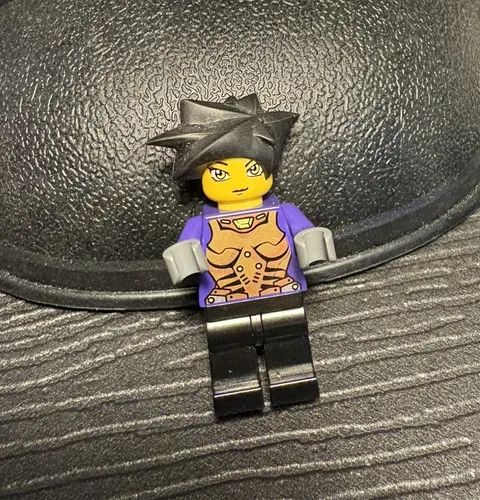 LEGO Hitomi Exo Force Minifigure 8107 Spiky Black nightwing Hair RARE