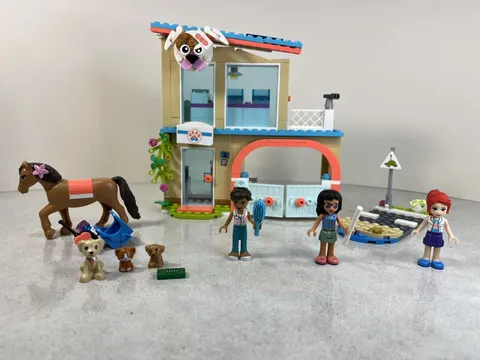 LEGO FRIENDS: Heartlake City Vet Clinic (41446), Complete