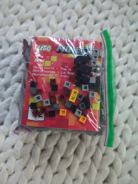 LEGO Minecraft: The Nether (21106)