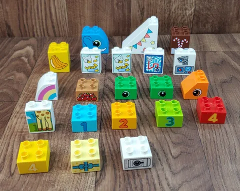 Lego Duplo Mixed Picture Printed Eye Number Bricks Blocks Lot of 21