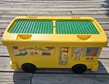 Vtg 1997 LEGOS DUPLO Storage Ride On Bus+DUPLO Blocks (Some Mega Blocks)
