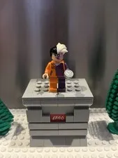 LEGO Batman, Two-Face - Orange and Purple Suit sh0007 (2012) with Coin