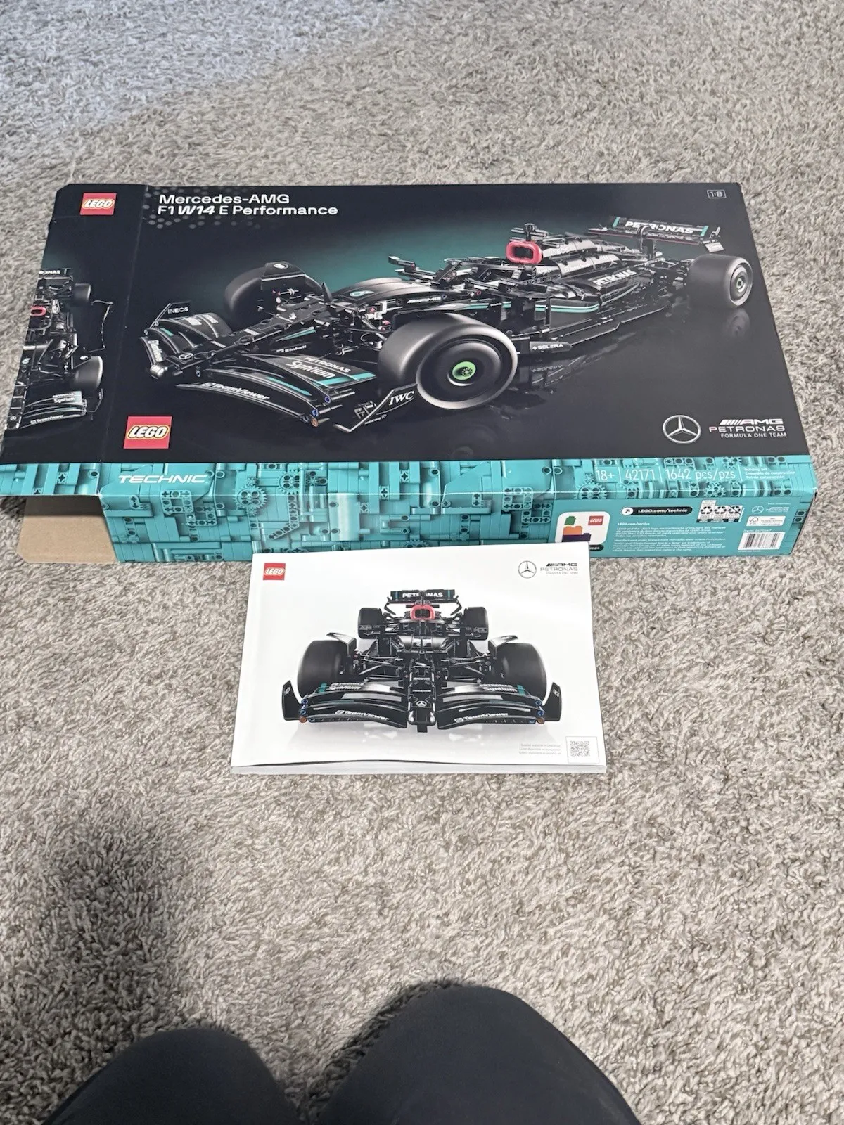 2024 LEGO TECHNIC Mercedes-AMG Petronas F1 BOX & INSTRUCTION MANUAL ONLY (42171)