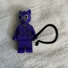 Lego The Batman Movie Catwoman purple outfit Super Heroes 70902 70923