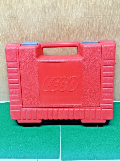 VINTAGE LEGO CARRYING AND STORAGE CASE RED PLASTIC 15X12X4 FLIP TOP LID (1985)