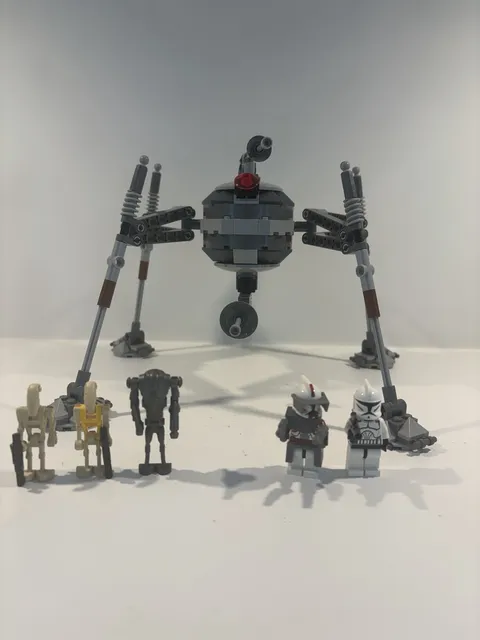 LEGO Star Wars: Separatist Spider Droid (7681) Complete Set No Box.