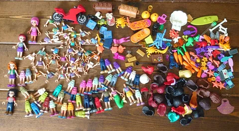 LEGO Friends Figures Parts Torso Legs Hair Accessories Bulk Lot 100+ 
