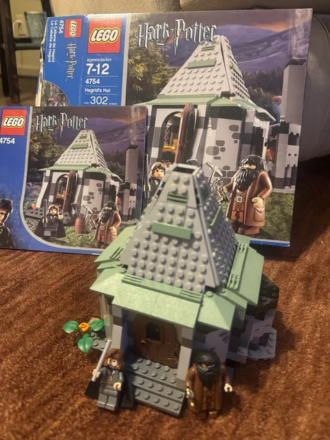LEGO Harry Potter 4754 Hagrid's Hut 302pc Complete Set w/ Box Rubeus Hagrid