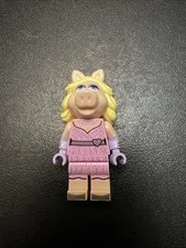 LEGO Muppets Series Collectible Minifigures Ms Piggy 71033