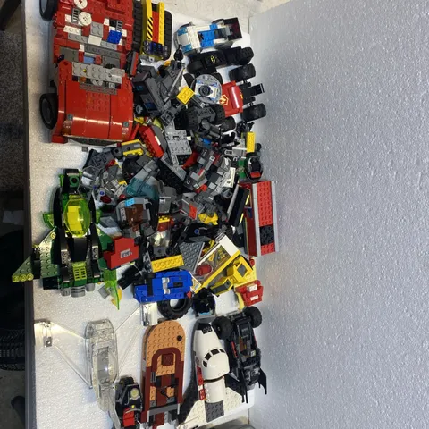 Huge LEGO Mixed Lot Including Partial LEGO Batman, Star Wars, Iron Man, and more