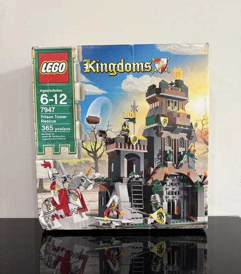 LEGO 7947 Kingdoms Prison Tower Rescue Castle Knight Set 2010 Retired New Open
