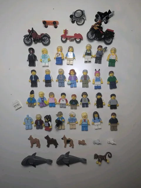 Lego City Minifigures x 30  Bulk Lot Bundle: animals, dog, cat, shark, vehicles