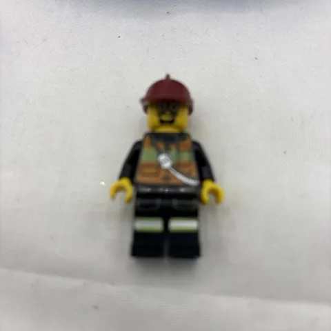 Lego Fireman Minifigure from sets 60023, 60004, 60002