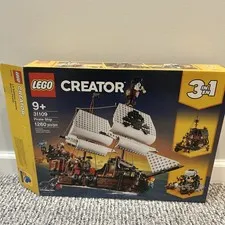 LEGO CREATOR 3in1 Pirate Ship (31109) with 2 books & minifigures  & Extra Figs!