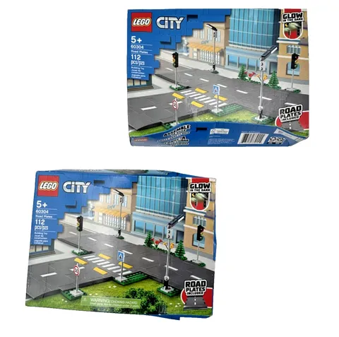 LEGO CITY: Road Plates (60304) (LOT OF 2)