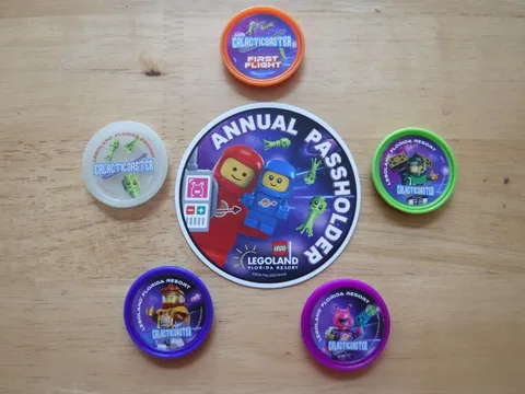 Legoland Five Pop Badges and Pass holder Magnet