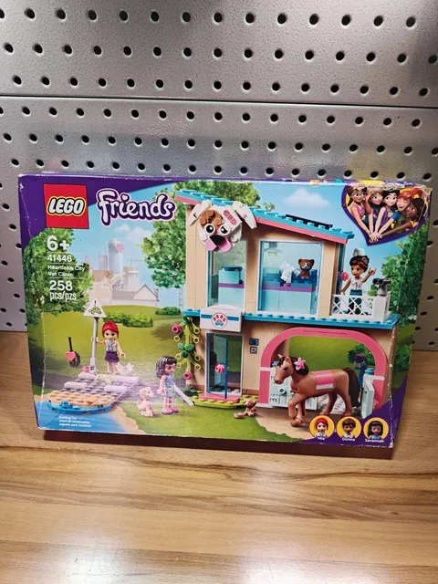 Lego 41446 Friends Heartlake City Vet Clinic Building Kit 258 PCS NEW SEALED