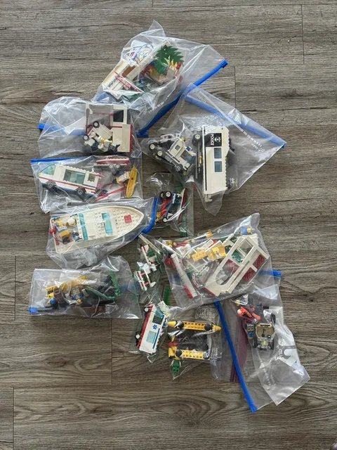 Vintage LEGO Lot 13 Sets Town Pirates Police 95%+ Complete READ DESCRIPTION