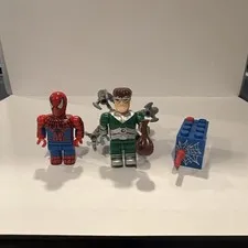 Mega Bloks The Amazing Spider-Man & Dr. Octopus Minifigs & motor spiderweb block