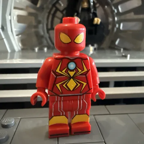Brickluv Iron Spider Mini figure