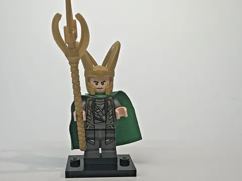 LEGO Marvel Minifigure - Loki w/ fabric cape - SH0033