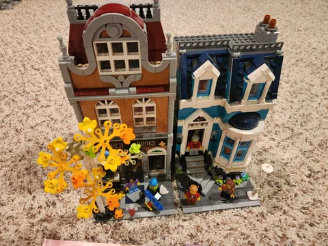 LEGO Creator Expert Modular Building Series Bookstore Set 10261
