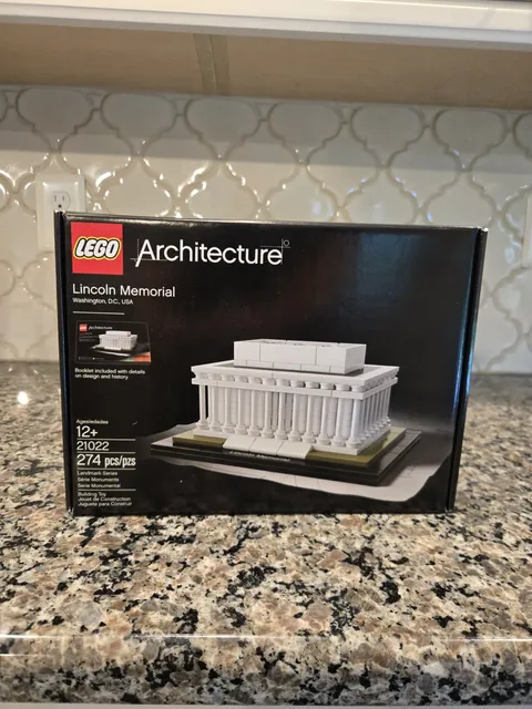 New LEGO ARCHITECTURE: Lincoln Memorial 21022 Factory Sealed 