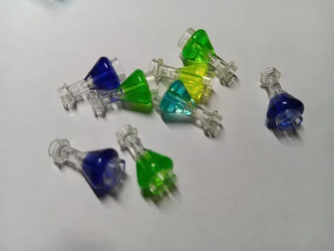 LEGO LOT 8 MINIFIGURE UTENSIL ERLENMEYER FLASKS POTION BOTTLES GREEN  PURPLE