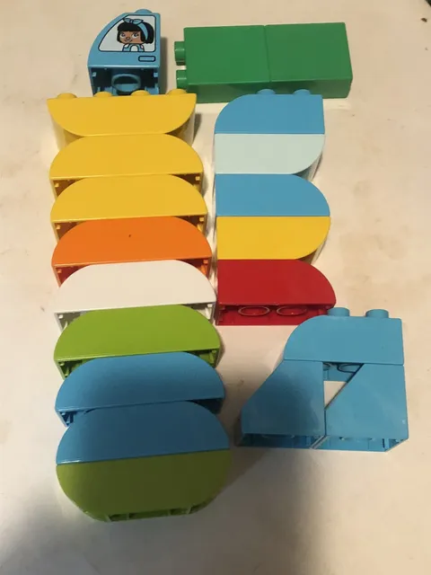 Lego Duplo Lot Of 20 Pieces Parts Pictured