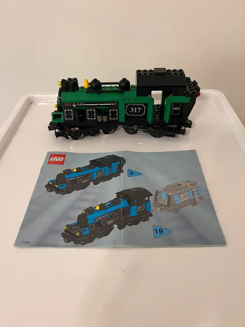 LEGO 9V Trains: Large Locomotive (3741) in Green (3744).  Includes instructions