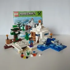 LEGO Minecraft: The Snow Hideout (21120) complete with manual