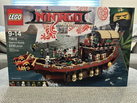 LEGO The Ninjago Movie 70618 Destiny's Bounty Brand New & Sealed Retired