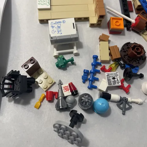 LEGO 21302 The Big Bang Theory 2015 Set As-Is Parts No Mini-Figs w/ Instructions